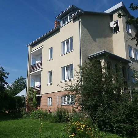 Hostynna Sadyba Lisznia Zewnętrze zdjęcie
