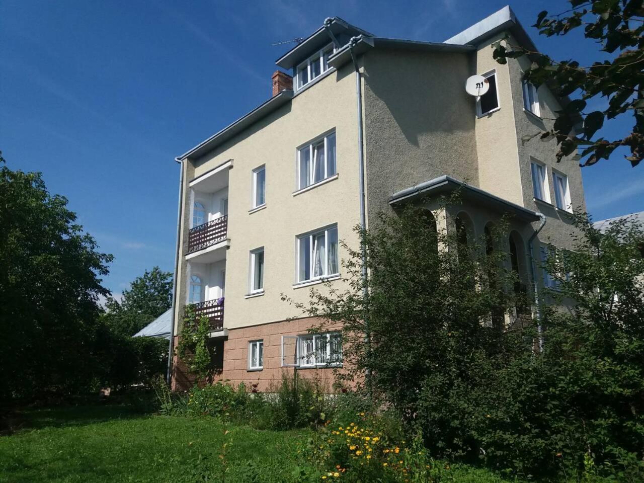 Hostynna Sadyba Lisznia Zewnętrze zdjęcie